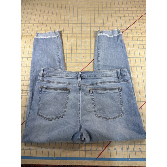 White House Black Market Skinny Ankle Jeans, Mid Rise, Size 14 - Picture 7 of 11